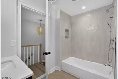 642 Roosevelt St, Westfield, NJ 07090 - Photo 34