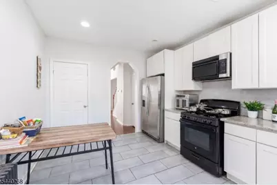 158 S Clinton St, East Orange, NJ 07018 - Photo 4