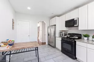 158 S Clinton St, East Orange, NJ 07018 - Photo 4