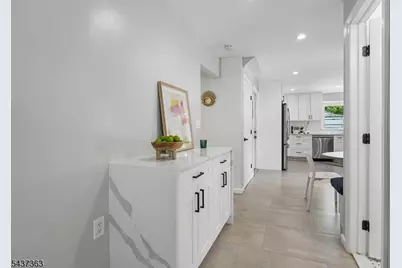 28 Canterbury Lane, Millburn, NJ 07078 - Photo 10