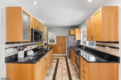 17 Hunters Ln, Sparta Township, NJ 07871 - Photo 10