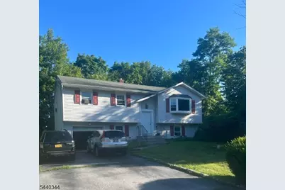 4 Beardslee Hill Dr, Franklin, NJ 07416 - Photo 1