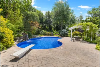 225 Walnut St, Livingston, NJ 07039 - Photo 42