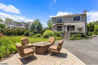 225 Walnut St, Livingston, NJ 07039 - Photo 34