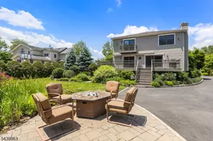 225 Walnut St, Livingston, NJ 07039 - Photo 34