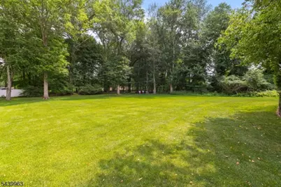 225 Walnut St, Livingston, NJ 07039 - Photo 42