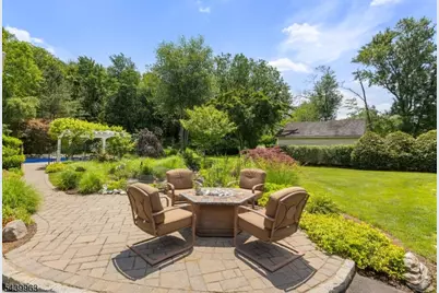 225 Walnut St, Livingston, NJ 07039 - Photo 36