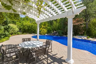 225 Walnut St, Livingston, NJ 07039 - Photo 40