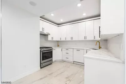 285 Lembeck Ave #1, Jersey City, NJ 07305 - Photo 4