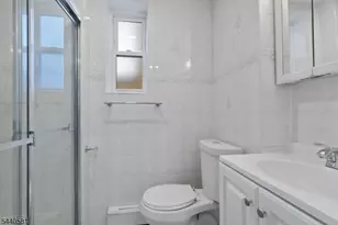 637 36th St, Union City, NJ 07087 - Photo 16