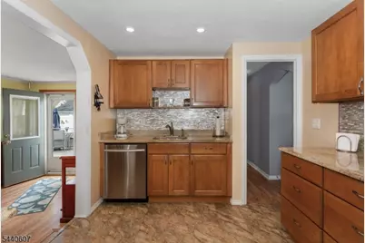 126 18th Ave, Elmwood Park, NJ 07407 - Photo 10