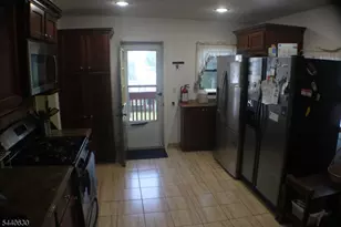 84 Roosevelt Ave, Butler, NJ 07405 - Photo 6