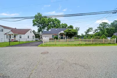 84 Roosevelt Ave, Butler, NJ 07405 - Photo 4