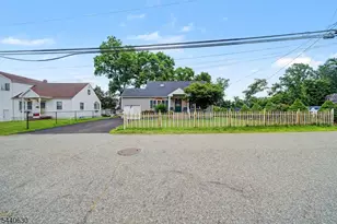 84 Roosevelt Ave, Butler, NJ 07405 - Photo 4