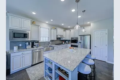 50 Sullivan Road, Raritan Township, NJ 08822 - Photo 4
