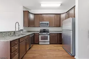 404 Waterview Ct, Hanover Township, NJ 07927 - Photo 6