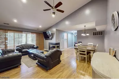 120 Acadia Court, West Windsor Township, NJ 08540 - Photo 2