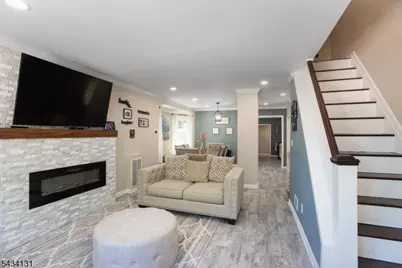 138 Jerome Pl, Bloomfield, NJ 07003 - Photo 4