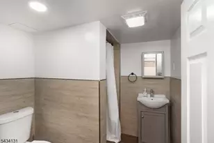 138 Jerome Pl, Bloomfield, NJ 07003 - Photo 22