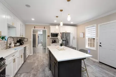 138 Jerome Pl, Bloomfield, NJ 07003 - Photo 10
