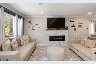138 Jerome Pl, Bloomfield, NJ 07003 - Photo 6