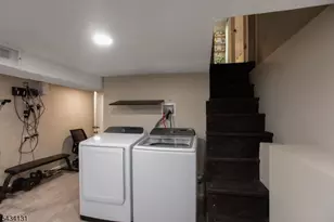 138 Jerome Pl, Bloomfield, NJ 07003 - Photo 20