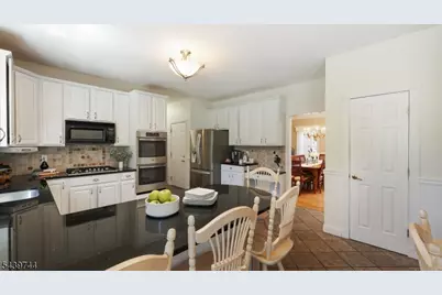 195 Fairfield Ln, Hillsborough Township, NJ 08844 - Photo 16