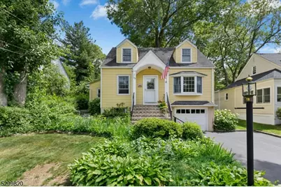 39 Woodlawn Dr, Chatham Township, NJ 07928 - Photo 1