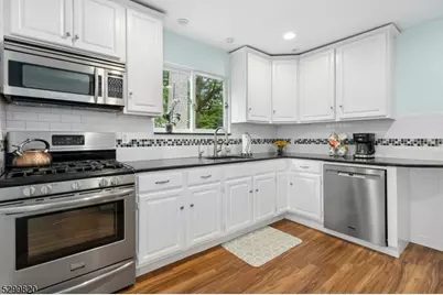 39 Woodlawn Dr, Chatham Township, NJ 07928 - Photo 4