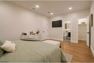393 Myrtle Ave, Irvington, NJ 07111 - Photo 12