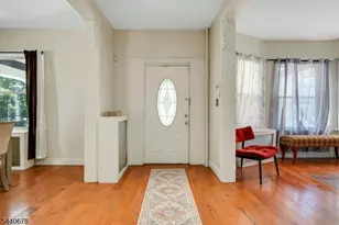 127 S Burnett St R, East Orange, NJ 07018 - Photo 4