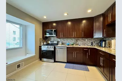 115 Chelsea Way, Bridgewater, NJ 08807 - Photo 2
