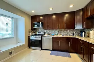 115 Chelsea Way, Bridgewater, NJ 08807 - Photo 2