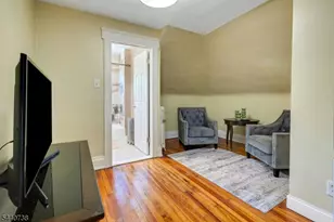 127 S Burnett St R, East Orange, NJ 07018 - Photo 16