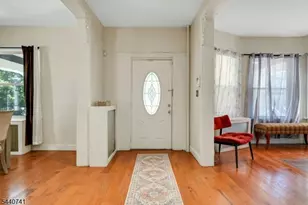 127 S Burnett St R, East Orange, NJ 07018 - Photo 4