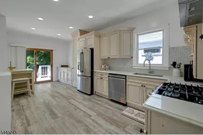 127 S Burnett St R #7, East Orange, NJ 07018 - Photo 12