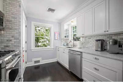 18 Sunset Dr, Millburn, NJ 07041 - Photo 12
