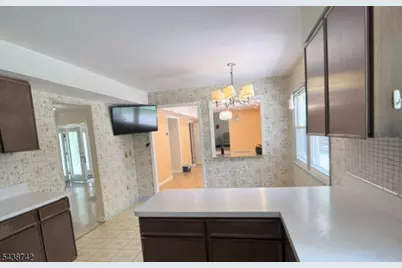 13 Greenwich Rd, Edison, NJ 08820 - Photo 6