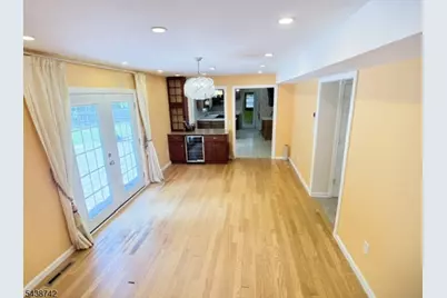 13 Greenwich Rd, Edison, NJ 08820 - Photo 2