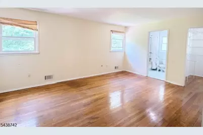 13 Greenwich Rd, Edison, NJ 08820 - Photo 12