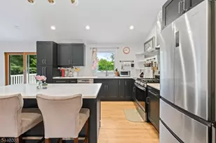 29 Oxford Cir, Montgomery Township, NJ 08558 - Photo 16