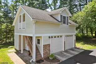 29 Oxford Cir, Montgomery Township, NJ 08558 - Photo 8