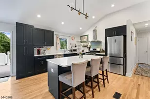 29 Oxford Cir, Montgomery Township, NJ 08558 - Photo 14