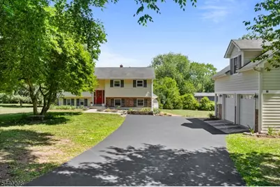 29 Oxford Cir, Montgomery Township, NJ 08558 - Photo 6