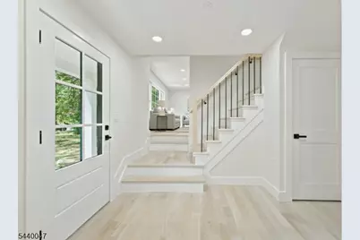55 Green Hill Rd, Springfield, NJ 07081 - Photo 6