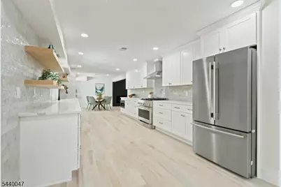 55 Green Hill Rd, Springfield, NJ 07081 - Photo 16