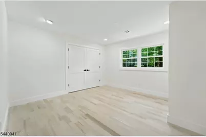 55 Green Hill Rd, Springfield, NJ 07081 - Photo 32