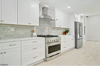 55 Green Hill Rd, Springfield, NJ 07081 - Photo 18