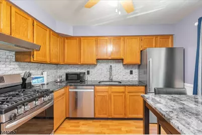 401 Wedgewood Cir, Raritan Township, NJ 08822 - Photo 6