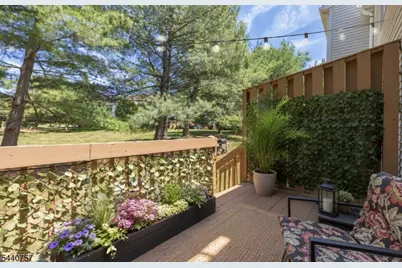 401 Wedgewood Cir, Raritan Township, NJ 08822 - Photo 16